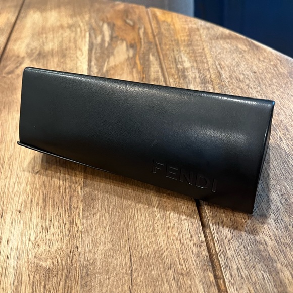 Fendi glasses case - Picture 4 of 4